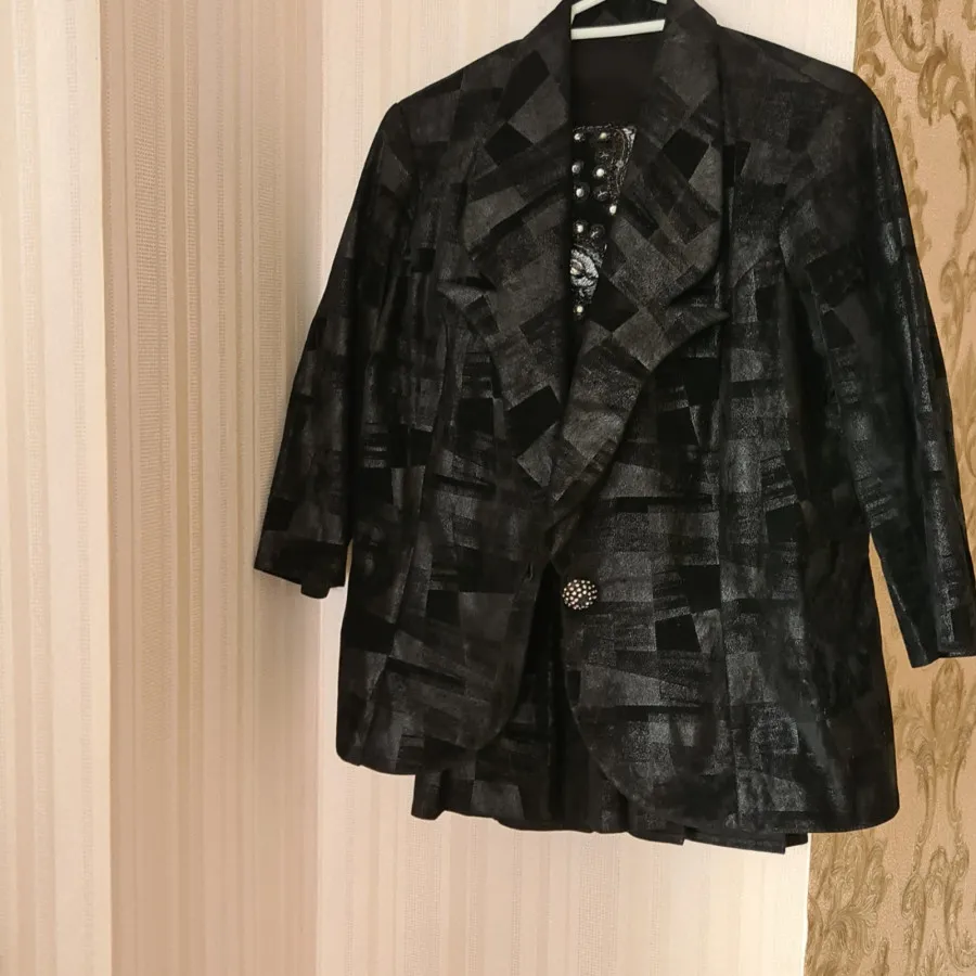 کت و دامن چرم