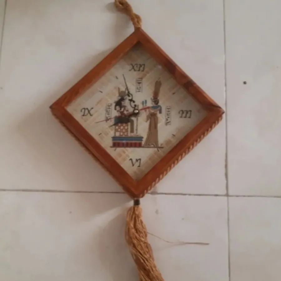 ساعت دیواری چوبی