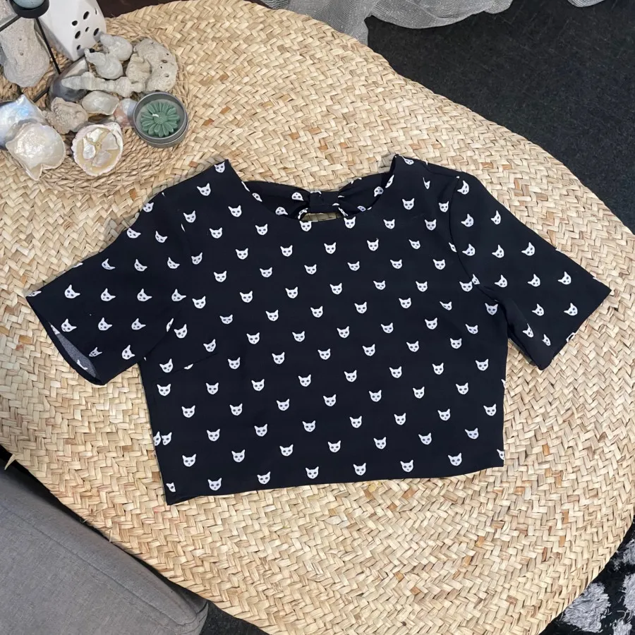 بلوز کراپ اج اند ام