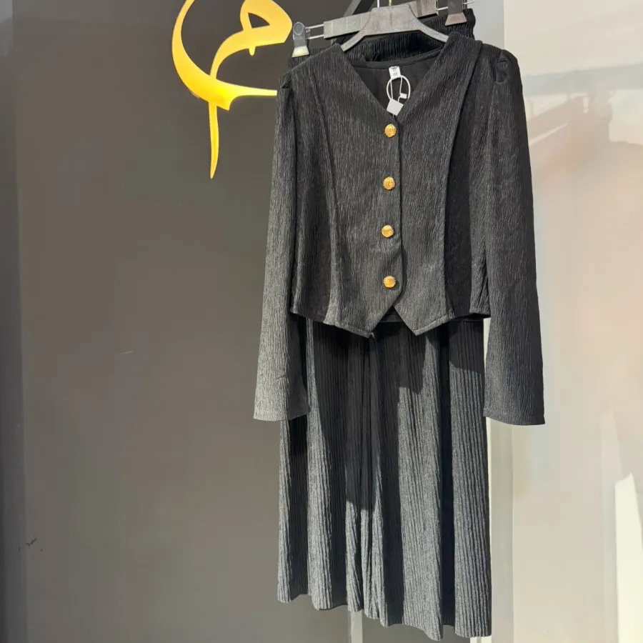 ست کت و شلوار