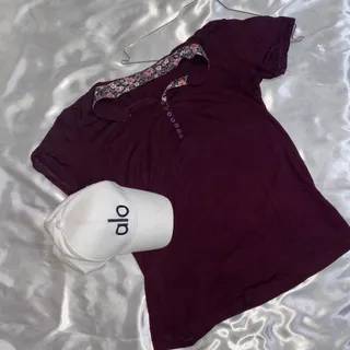 تیشرت زرشکی