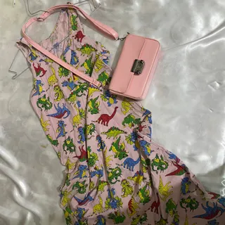 ساحلی صورتی