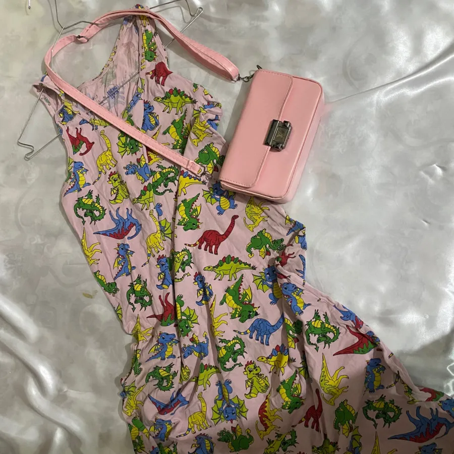 ساحلی صورتی