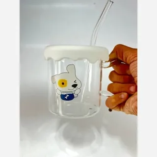 لیوان پیرکس درب دار و نی