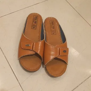 صندل چرم طبی سایز 40