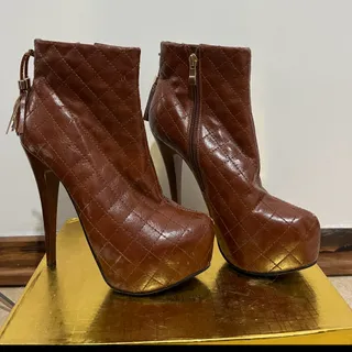 نیم بوت پاشنه دار شیک