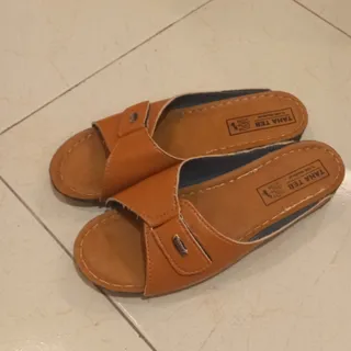 صندل چرمی طبی سایز 40