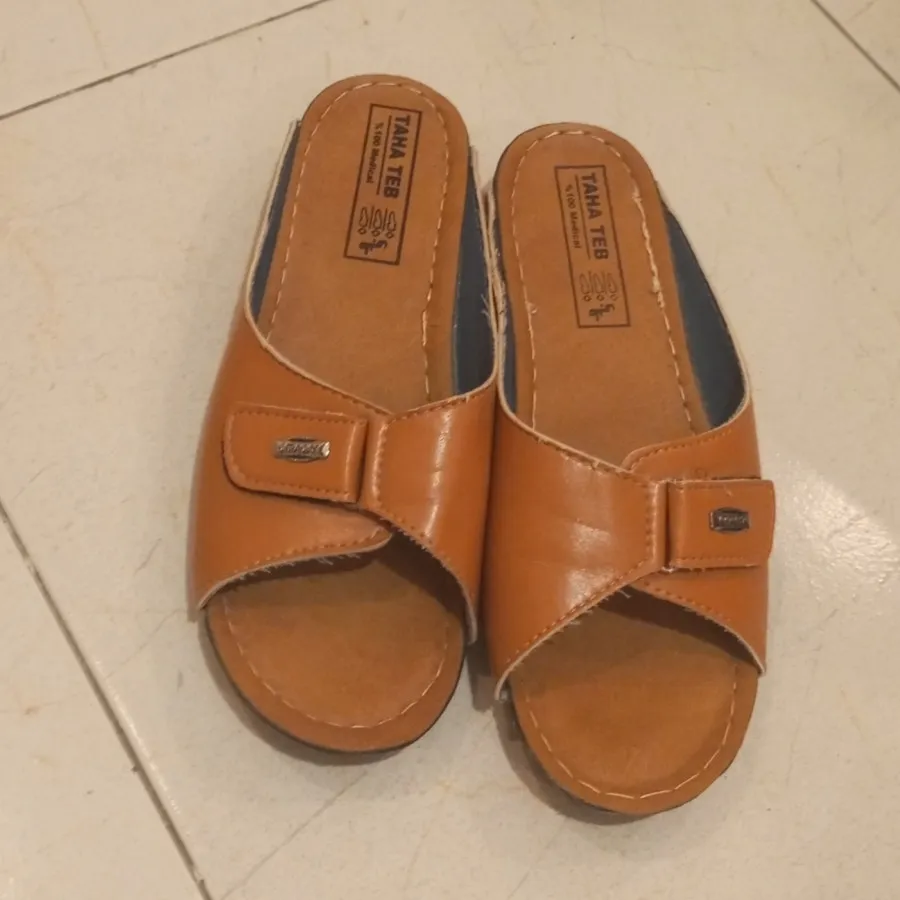 صندل چرمی طبی سایز 40