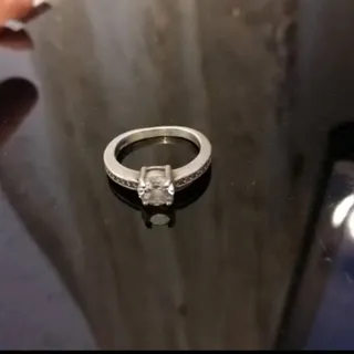 انگشتر تک نگین