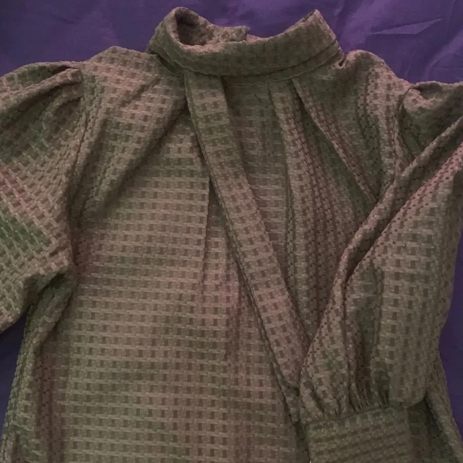 بلوز یقه کرواتی