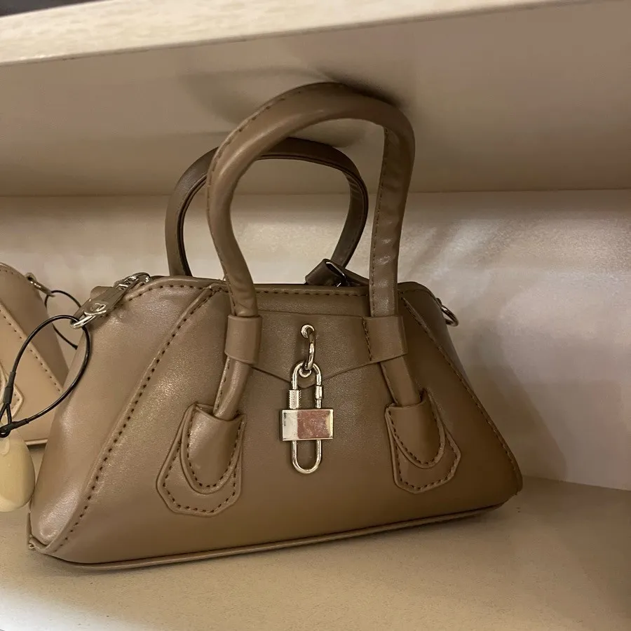 کیف دستی نم تگدار ترک