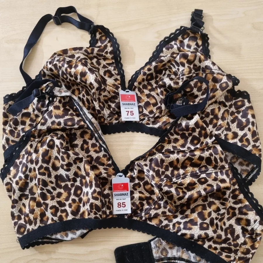 دو ست شورت سوتین