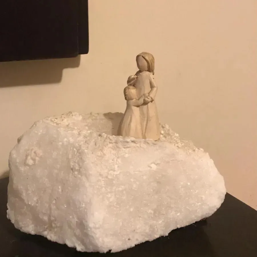 سنگ نمک مجسمه مادر