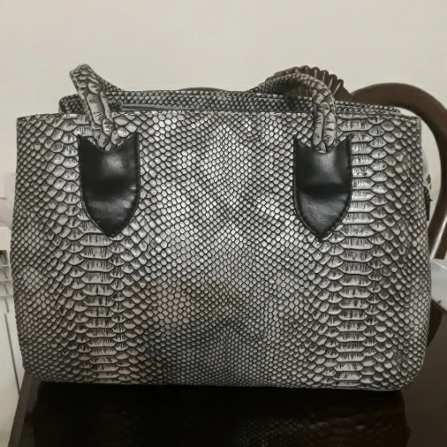 کیف پوست ماری