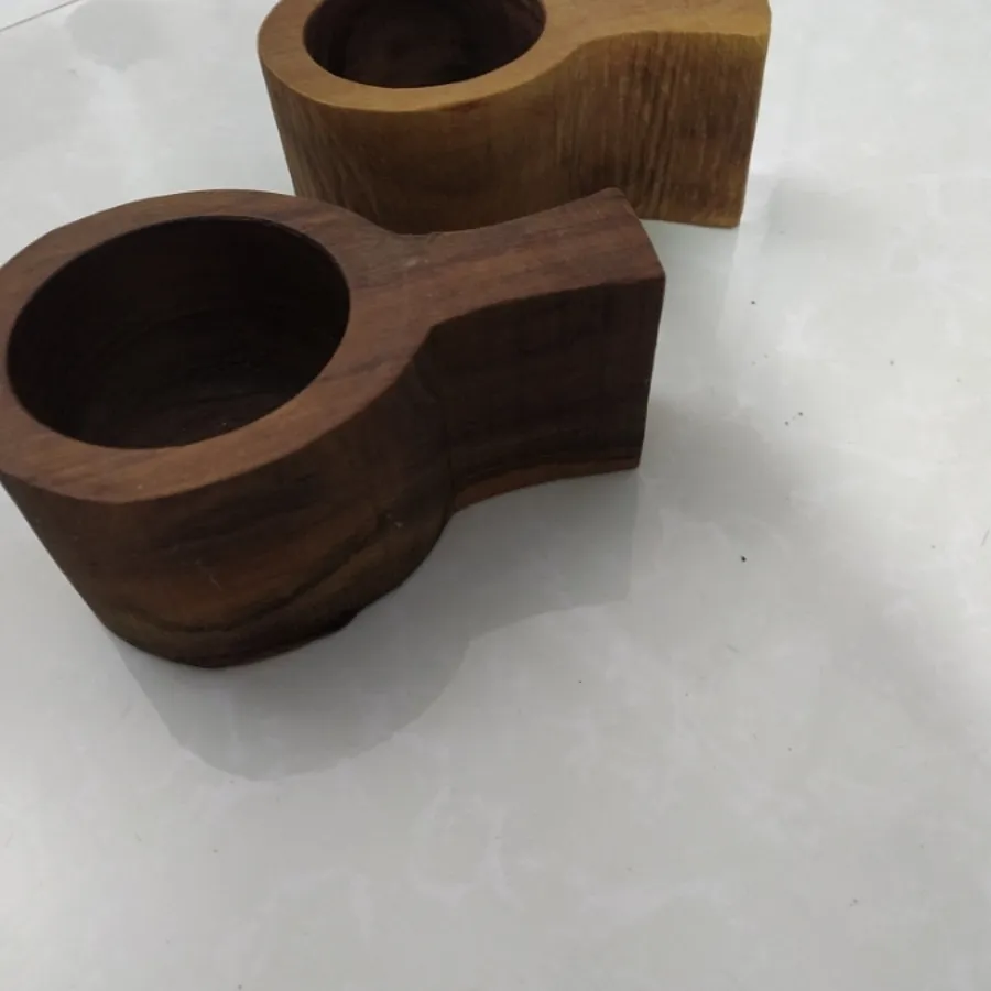 ظرف چوبی شبیه لیوانن