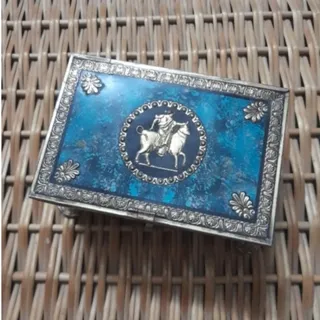 جعبه فلزی قدیمی