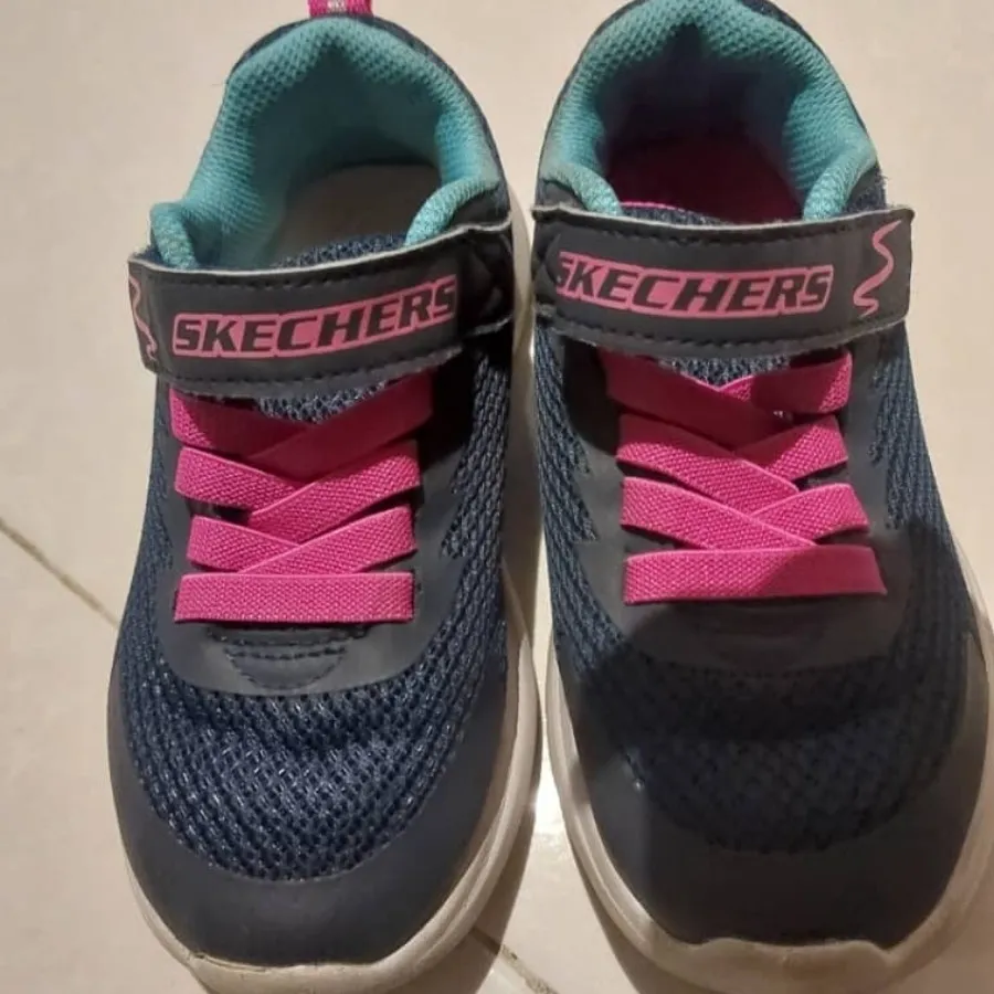 کتونی اسکیچرز