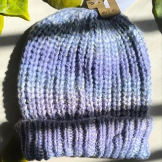 کلاه پشمی طیف بنفش و آبی