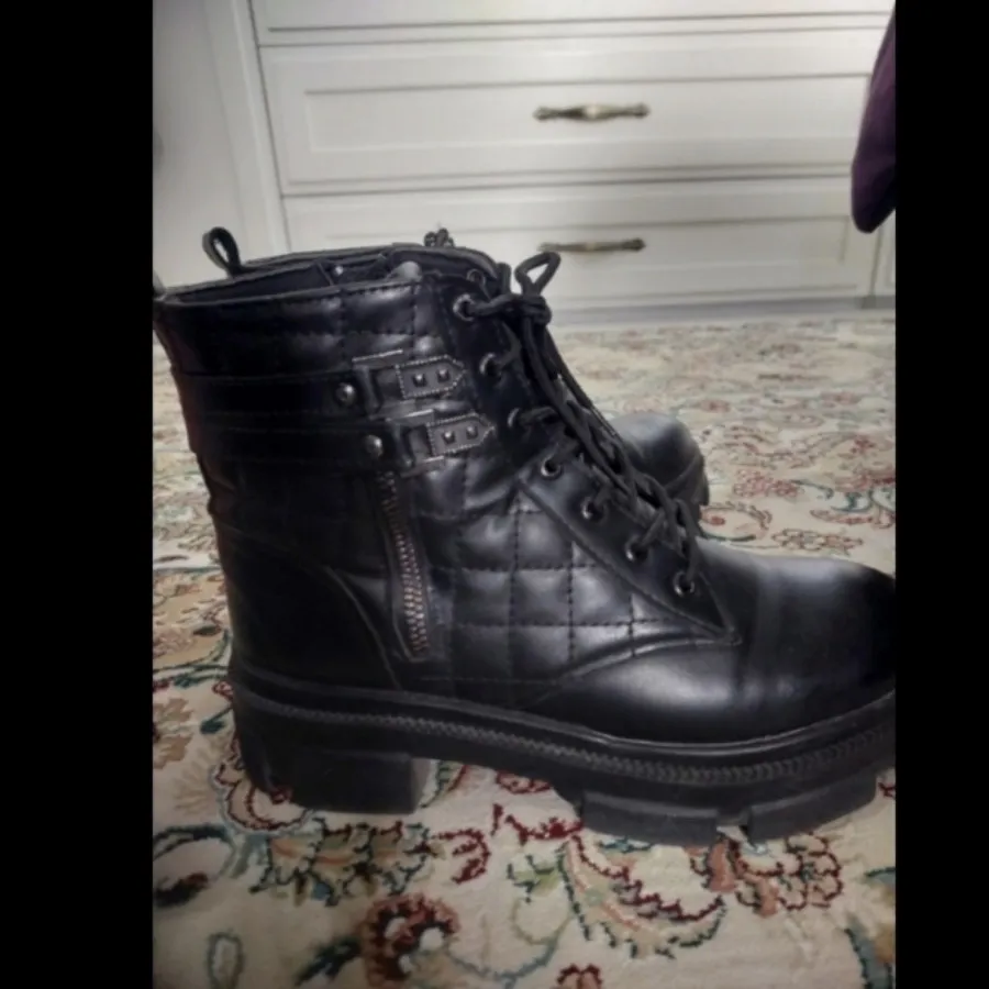 نیم بوت مشکی