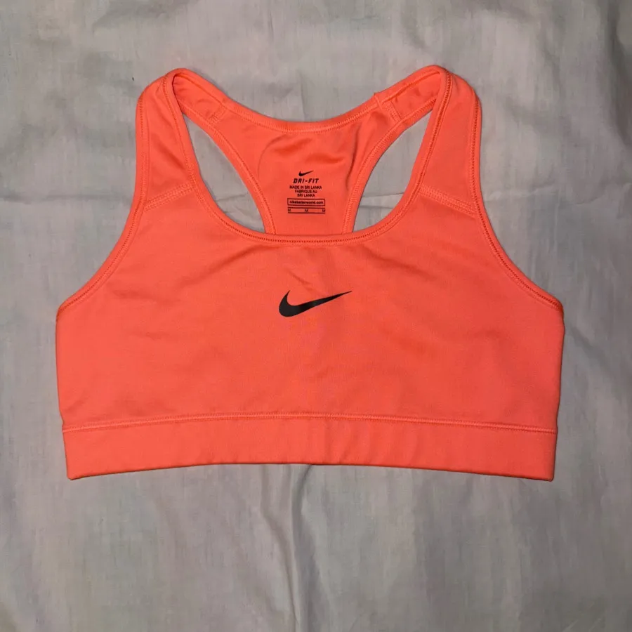 نیم تنه نایک