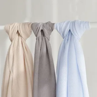 شال پلیسه آبی نو هست