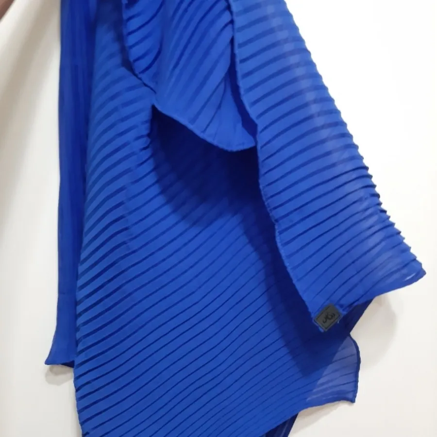 شال پلیسه آبی