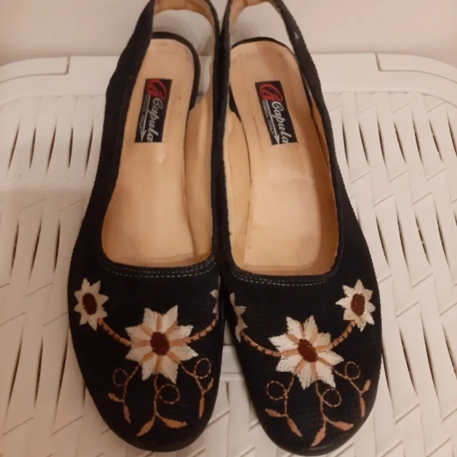 کفش فانتزی گلدوزی