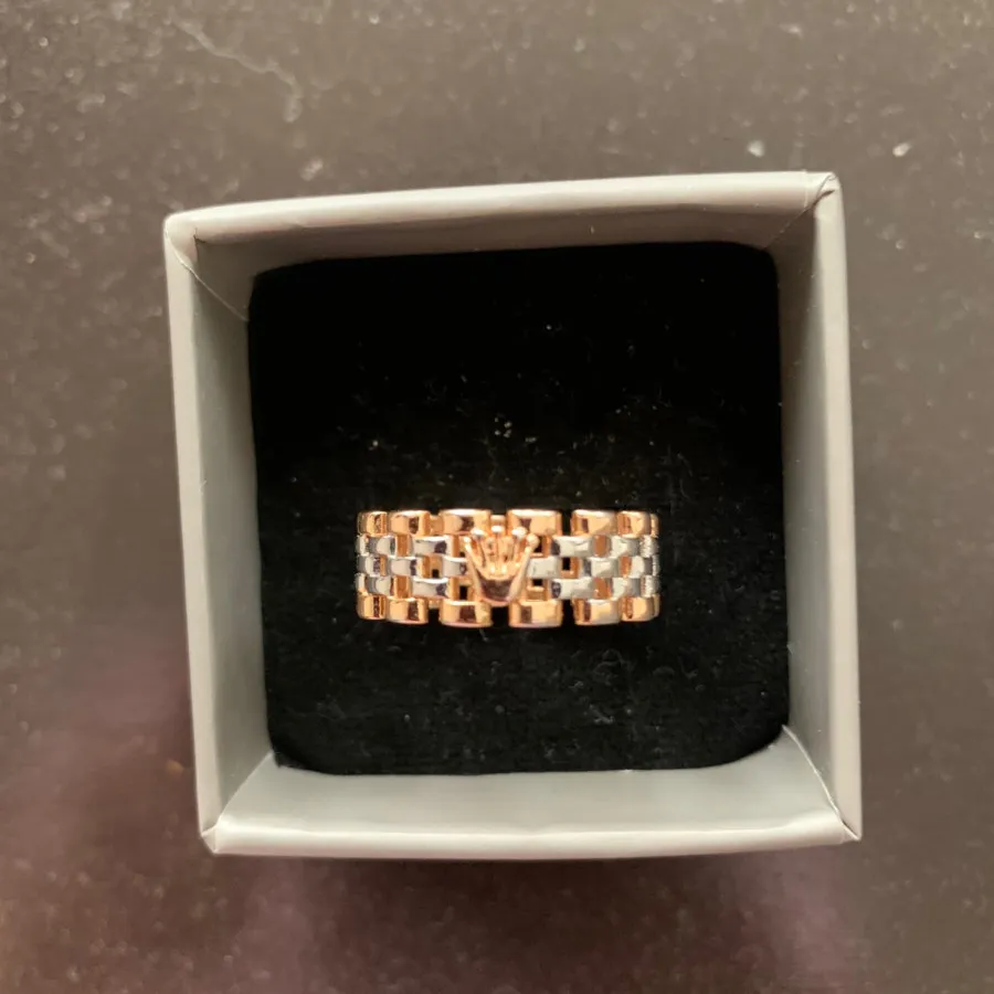 انگشتر بسیار شیک رولکس