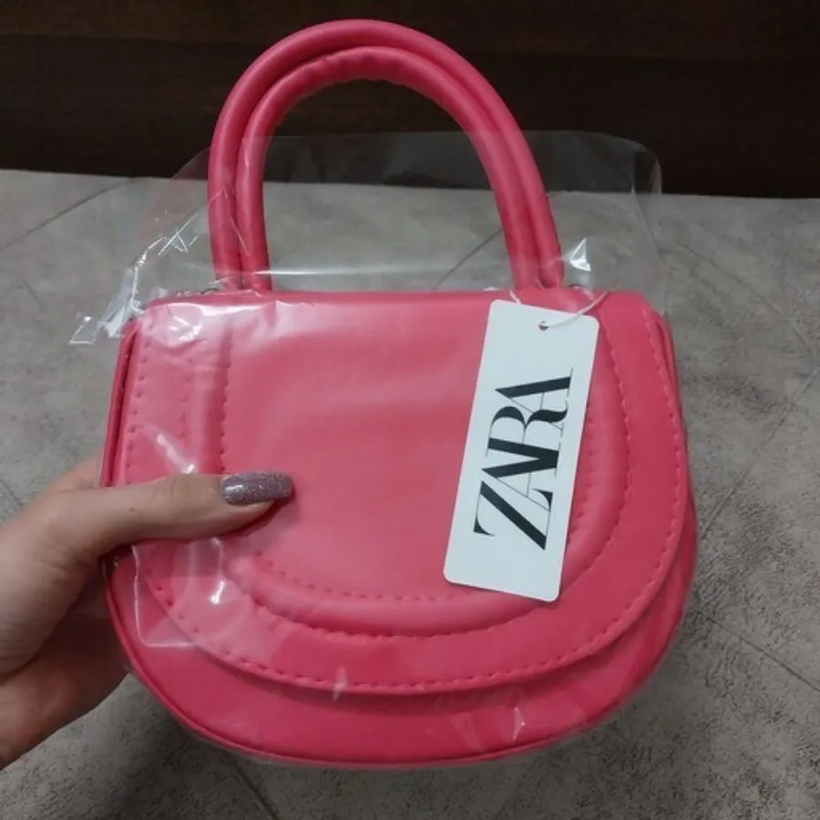 کیف صندوقی صورتی