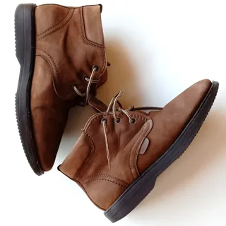 نیم بوت چرم مردانهLucro