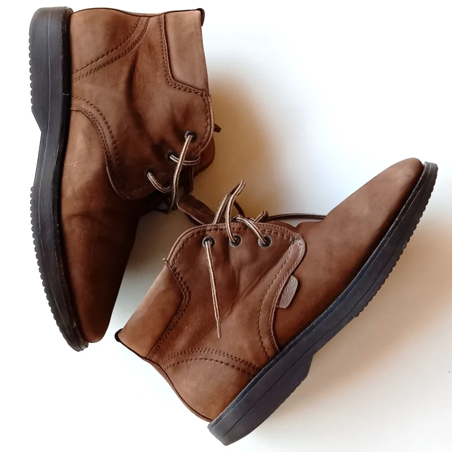 نیم بوت چرم مردانهLucro