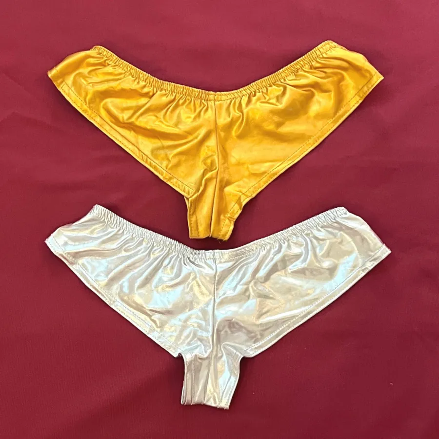 شورت نقره ای طلایی