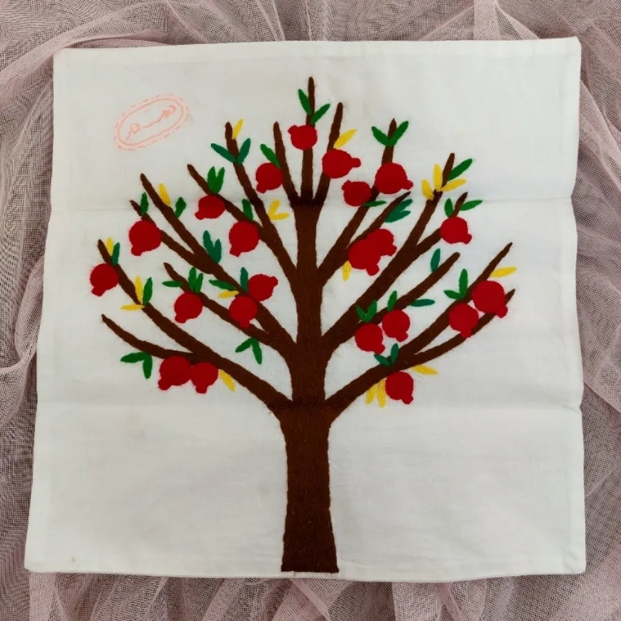 کوسن گلدوزی