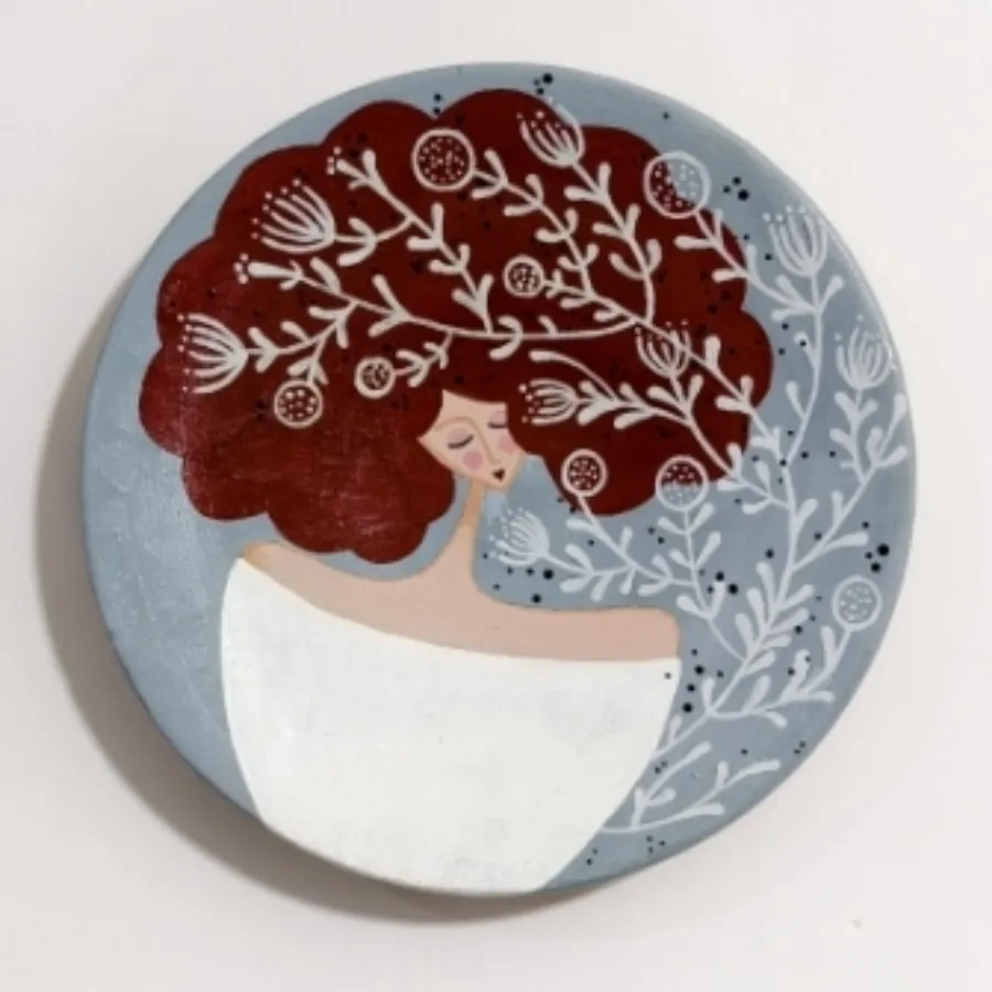 دیوارکوب مو قرمزی