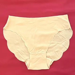 شورت رنگ بدن