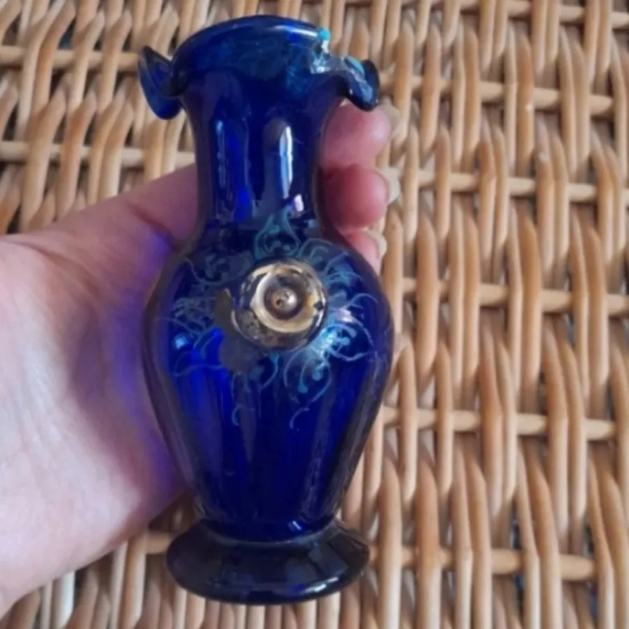 گلدان کوچیک قدیمی