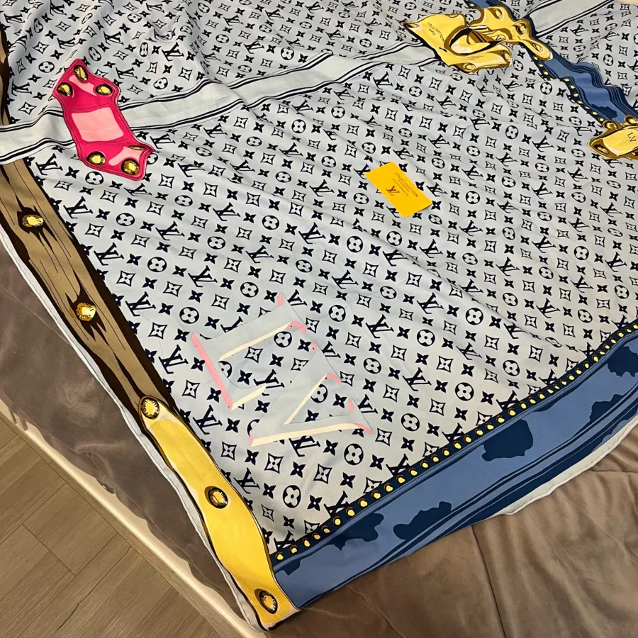 روسری لوکس لویی ویتون