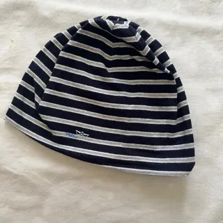 کلاه نخی نسبتا ضخیم