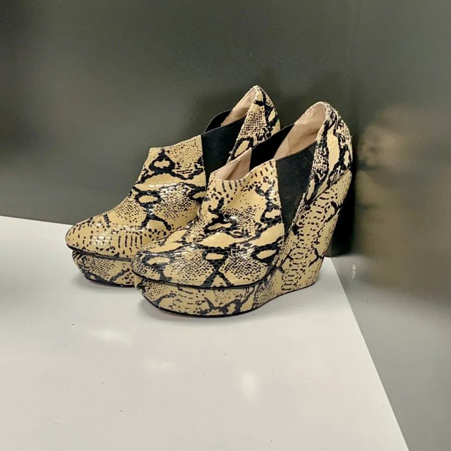 کفش شیک Bebeسایز 38