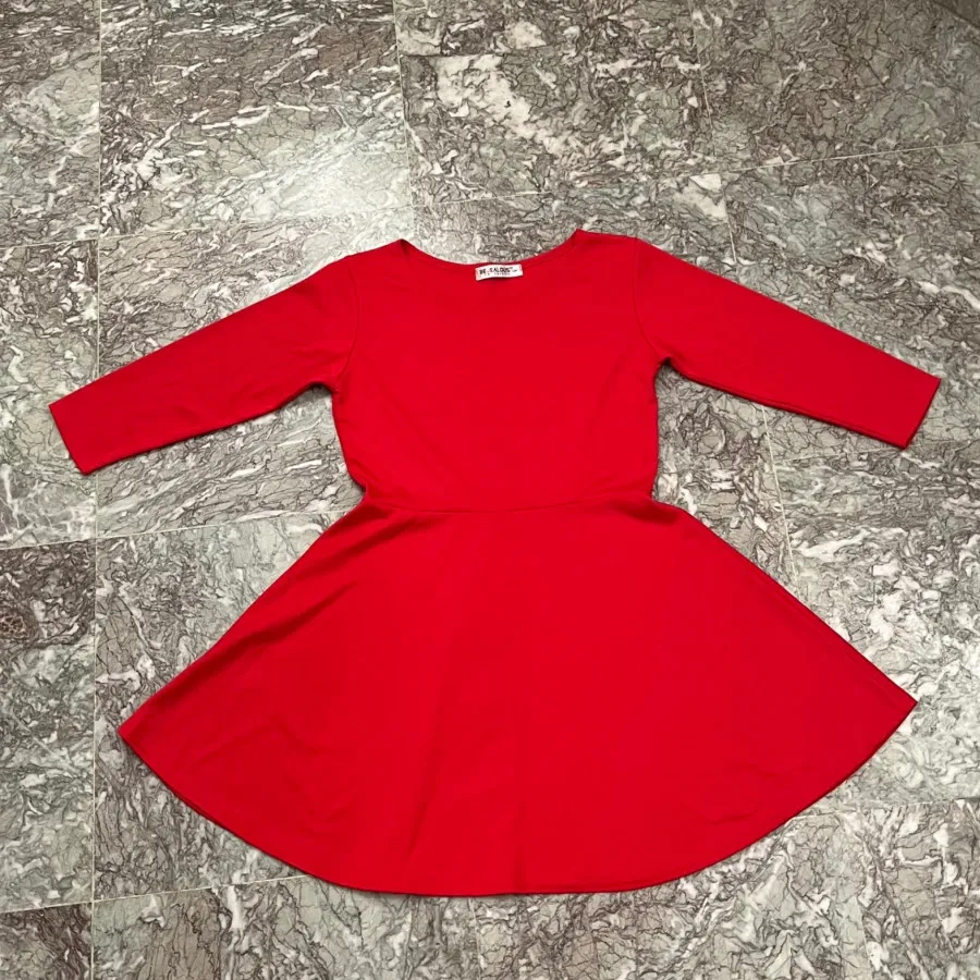 پیراهن قرمز