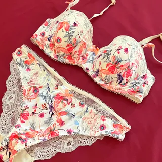 ست لباس زیر