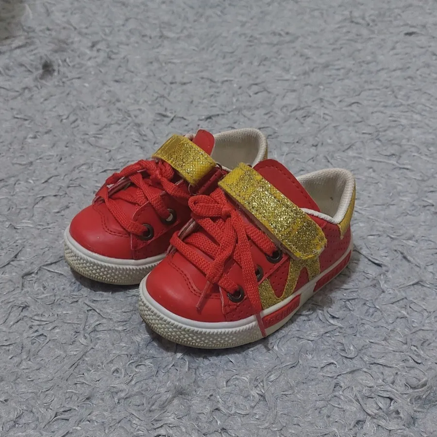 کفش اسپرت بچگانه