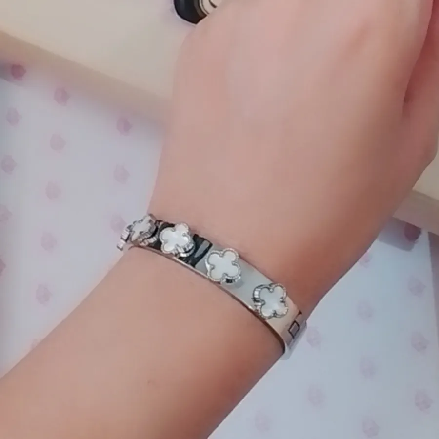 دستبند ونکلیف