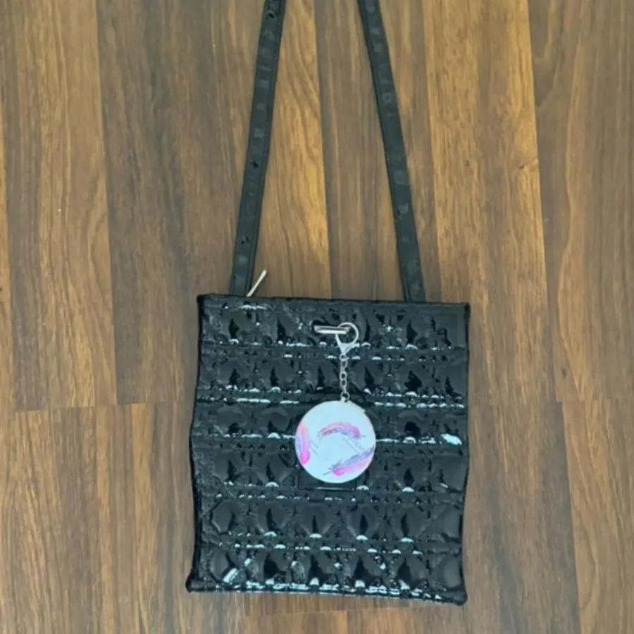 کیف ورنی  دوشی