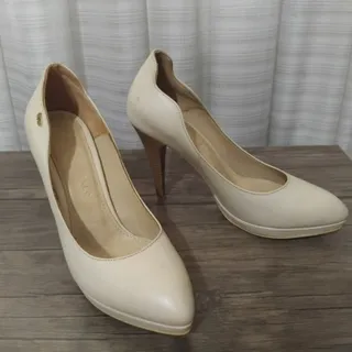 کفش بوفالو سفید