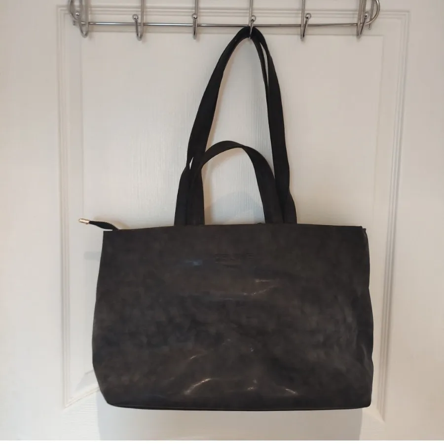 کیف جادار در حد نو