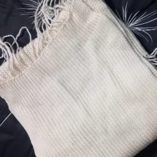 شالگردن شیری رنگ پهن