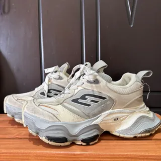 کتونی زنانه سبک کثیف