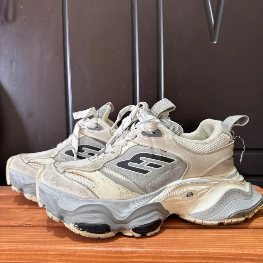 کتونی زنانه سبک کثیف