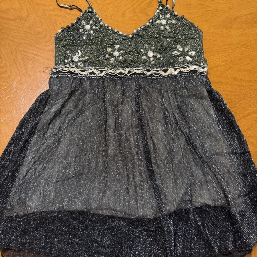 تاپ بالاتنه مرواریدی لمه